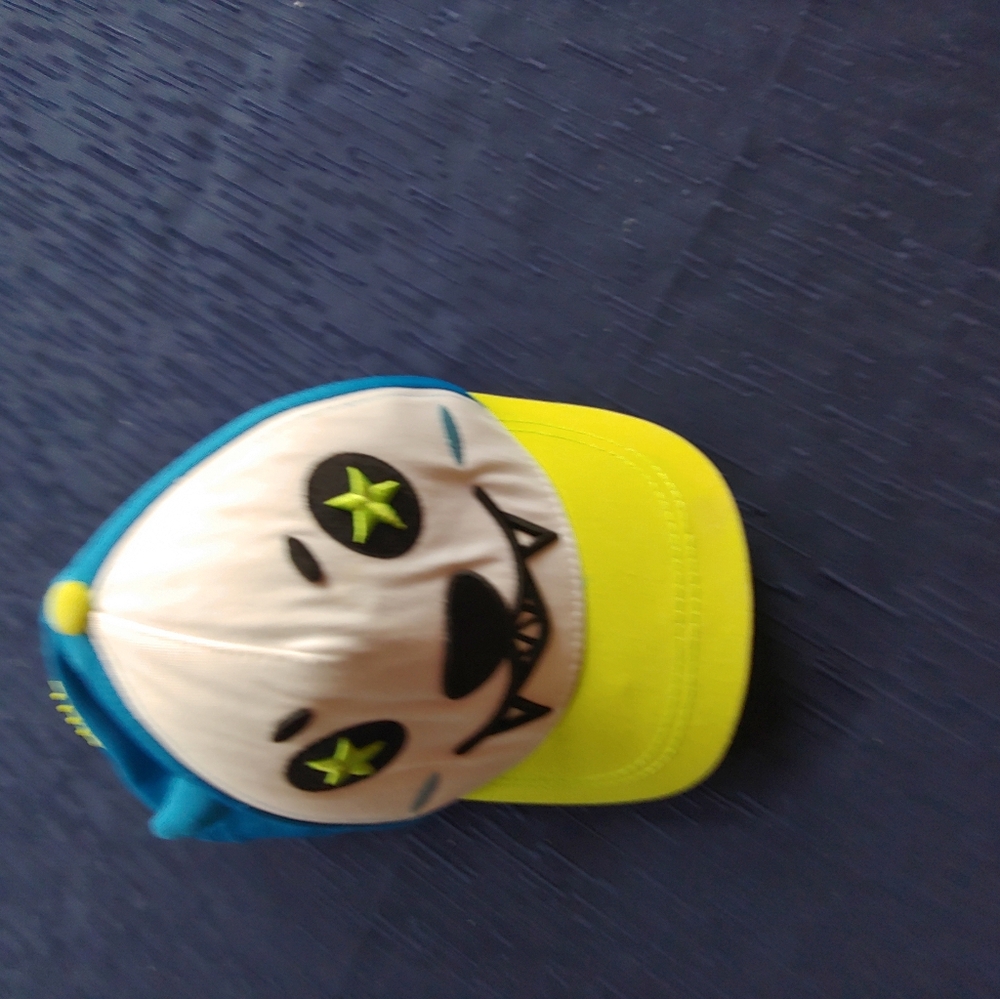 El stinko hat with star eyes white blue and green boys hats